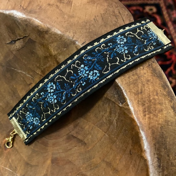 Boho floral embroidered webbing cuff textile festival bracelet - Picture 7 of 7